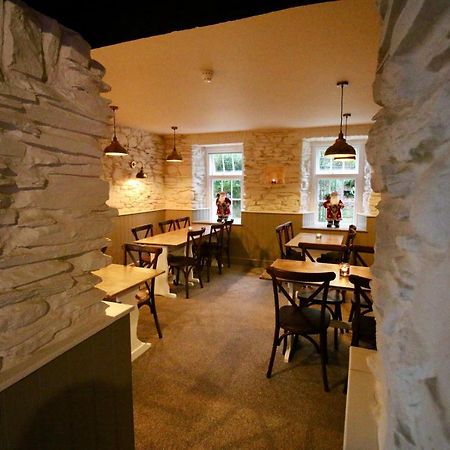 The Wolfe Inn Wolfscastle Хавърфордуест Екстериор снимка