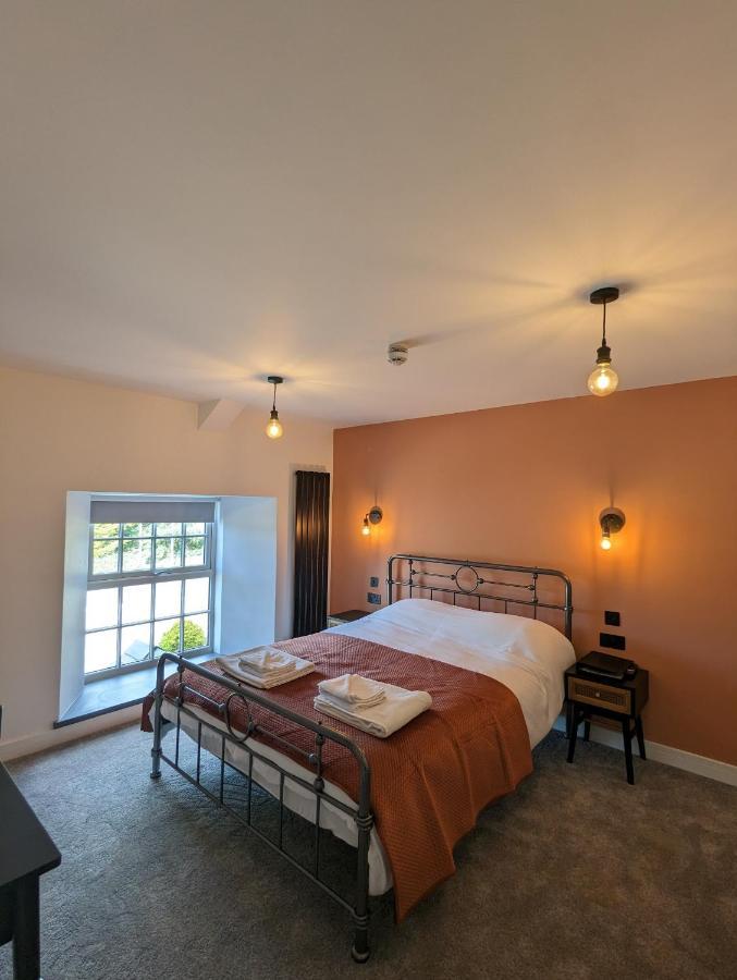 The Wolfe Inn Wolfscastle Хавърфордуест Екстериор снимка